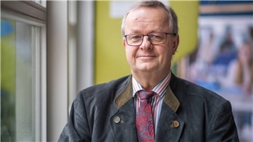  Dr. Gunnar Wagner, früher Chefarzt der Dermatologie im Klinikum Reinkenheide. Foto: Hartmann