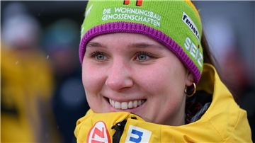  Lisa Buckwitz gewinnt im Monobob erneut das Rennen in Sigulda.