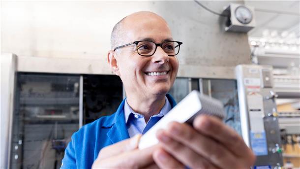 Schlafend, wandernd, offline: Nobel-Geehrte kaum erreichbar  Omar Yaghi, der als einer von drei Wissenschaftlern 2025 den Nobelpreis für Chemie erhält.