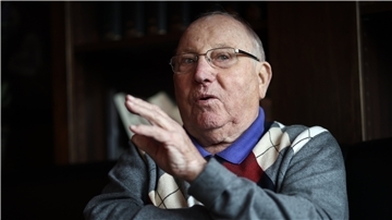 137 Tore hat Uwe Seeler in der Fußball-Bundesliga für den Hamburger SV geschossen. In der Hansestadt ist und wird er immer ein Idol bleiben. Heute feiert „Uns Uwe“ seinen 85. Geburtstag. Wir gratulieren herzlich!