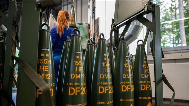 155-Millimeter Artelleriemunition wird beim Rüstungskonzern Rheinmetall gefertigt (Symbolbild).