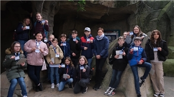 16 Kinder besuchten am Zukunftstag gemeinsam mit der Nordsee-Zeitung den Zoo am Meer und führten mit Zoodirektorin Dr. Heike Kück ein exklusives Interview.