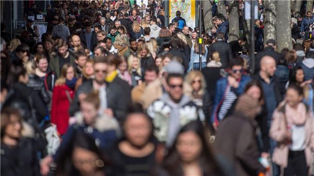 Fast jeder Vierte in Deutschland hat Einwanderungsgeschichte 20,2 Millionen Menschen in Deutschland haben eine Einwanderungsgeschichte (Symbolbild).
