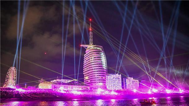 Wie feiert Bremerhaven 200. Geburtstag? Arbeitsgruppen werden Vorschläge bewerten 2023/24 konnten die Bremerhavener Ideen für das Stadtjubiläum einreichen. Ein Feuerwerk am Deich, wie bei der Sail, lautete ein Vorschlag. Ob er verwirklicht wird, ist offen.