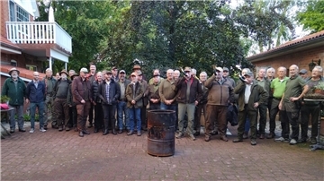 45 Waidmänner des Hegering 6 im Revier Donnern kamen auf dem Hof Aufderheide zusammen.