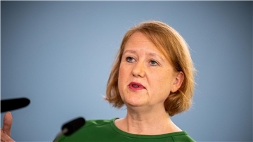 5000 Stellen zur Abwicklung der Kindergrundsicherung geplant: „Das zusätzliche Personal bedeutet eine Bürokratieentlastung für die Bürger“, bekräftigt Bundesfamilienministerin Lisa Paus.