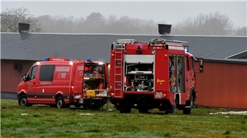 80 Kräfte der Freiwilligen Feuerwehren der Gemeinde Wurster Nordseeküste waren im Einsatz.