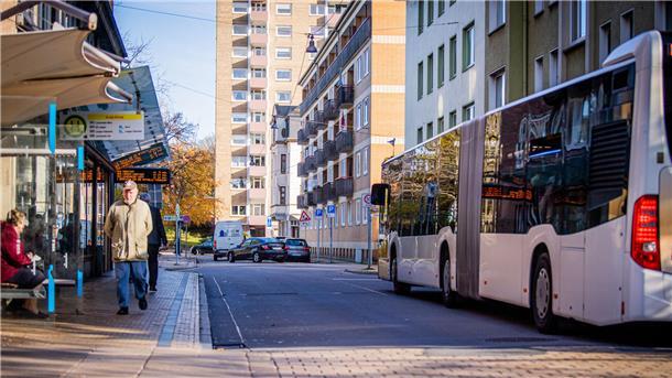 Ab dem 1. Februar kann jeder für 30,90 Euro mit dem Bus durch Bremerhaven fahren.