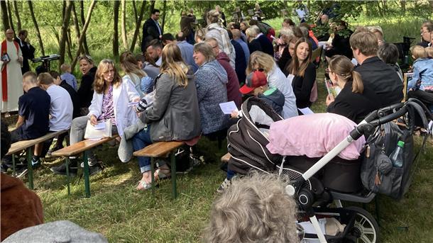 Acht Kinder wurden bei dem Tauffest an der Wörpe getauft.