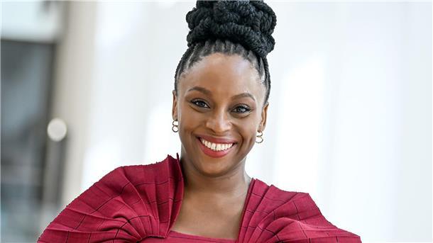 Roman „Dream Count“: Frauen, denen Männer passieren Adichie steckt in ihren vierten Roman viel Persönliches.
