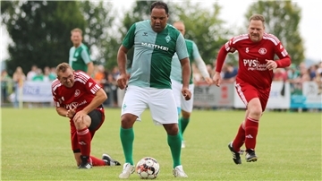 Ailton aus der Traditionsmannschaft des SV Werder Bremen gegen den SC Ovelgönne