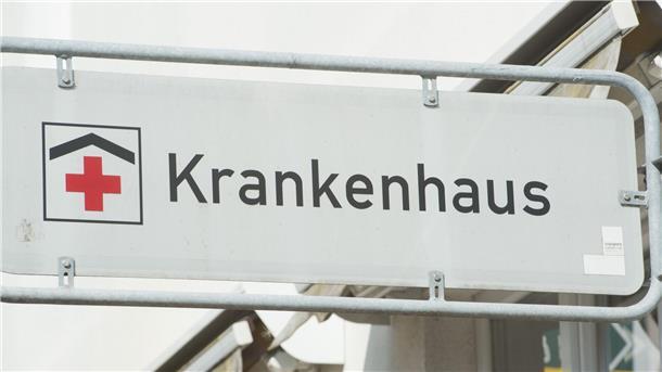 Krankenhäuser fordern dringende Finanzspritze „Aktuell fehlen den Kliniken Monat für Monat 500 Millionen Euro“, sagt der Chef der Deutschen Krankenhausgesellschaft, Gerald Gaß.