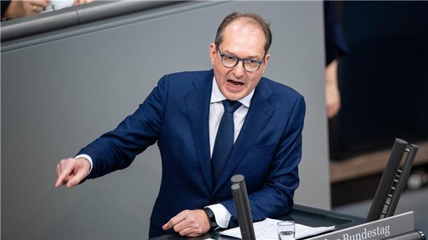 Alexander Dobrindt, Vorsitzender der CSU-Landesgruppe, hält Neuwahlen weiterhin für möglich.