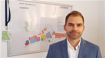 Alexander Gloxin ist seit zweieinhalb Jahren Werkleiter bei Airbus in Nordenham.
