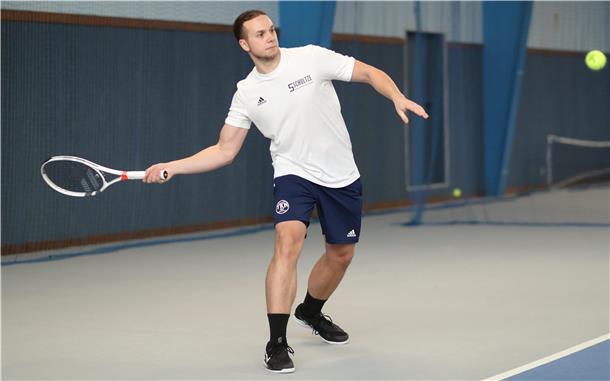 Tennisspieler des TK Nordenham befinden sich nach zweitem Sieg auf Titelkurs Alexander Schübel