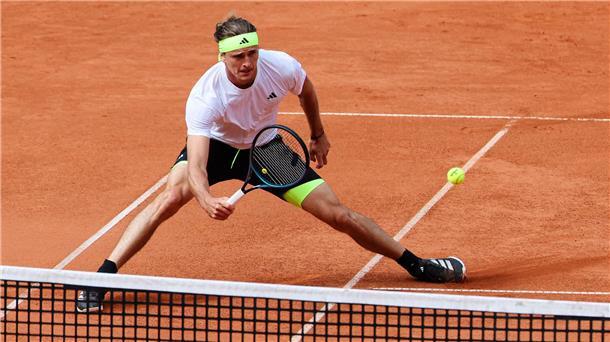 Zverev in Hamburg mühelos im Achtelfinale Alexander Zverev steht in Hamburg im Achtelfinale.