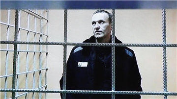 Alexej Nawalny ist während einer Gerichtsverhandlung per Video aus dem Gefängnis zugeschaltet (Archivbild).
