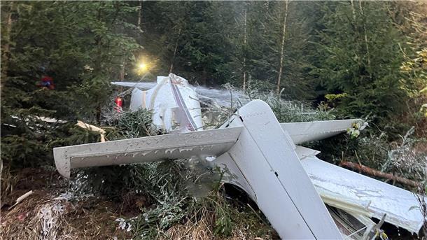 Vier Tote bei Absturz von Kleinflugzeug in Österreich Alle vier Insassen kommen beim Absturz eines Sportflugzeuges in Österreich ums Leben.