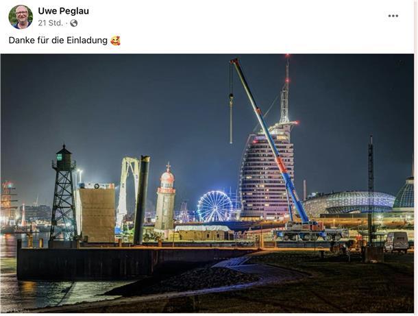 Facebook-Gruppe setzt der Nordmole im Digitalen ein Denkmal Alles in einem Bild: Der schiefe Leuchtturm während der Maritimen Tage 2022.