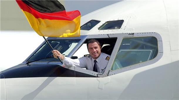 „Saturday Night Fever“ - John Travolta wird 70 Als begeisterter Pilot hebt John Travolta gerne ab.