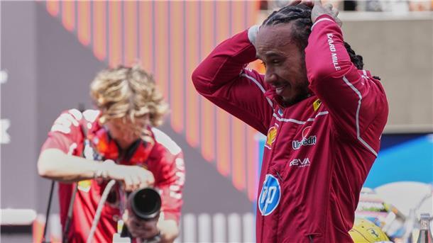 Schon wieder Alarmstufe rot: Formel-1-Notfall Ferrari Als Nothelfer bei Ferrari gefordert: Rekordweltmeister Lewis Hamilton.