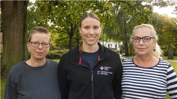 Als Schatzmeisterin neu im Vorstand des DRK-Ortsvereins Rhade: Kim Oerding (Mitte) neben ihrer Mutter und Ortsvereinsvorsitzenden Claudia Oerding (links) sowie der für weitere drei Jahre im Amt bestätigten stellvertretenden Vorsitzenden Monika Oberhaus-Hink. 