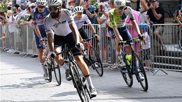 Altstar Simon Geschke steht bei den deutschen Radsport-Fans im Blickpunkt.