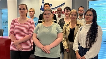 Am 1. August begann für vier junge Menschen ein neuer Lebensabschnitt: Sie haben ihre Ausbildung zur Pflegefachkraft am St. Bernhard-Hospital begonnen.