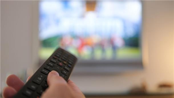 TV-Kosten für Mieter: Bald fällt das „Nebenkostenprivileg“ Am 1. Juli endet das „Nebenkostenprivileg“, bei dem Vermieter die Kosten für TV-Anschlüsse auf die Mieter umlegen konnten.