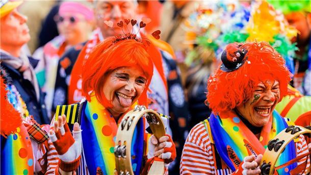 Nach Corona: Massenandrang zum Karnevalsauftakt Am 11.11. um 11:11 Uhr beginnt in den närrischen Hochburgen die Karnevalssession.