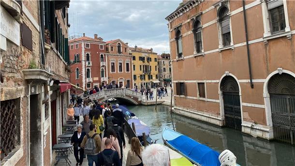 Venedig bezahlen: „Geht nicht darum, Geld zu kassieren“ Am 25. April müssen Kurzbesucher erstmals fünf Euro für den Zutritt nach Venedig zahlen.