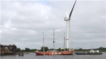 Am Bredo-Dock angekommen. Die „Elbe 3“ hat ihr Ziel erreicht