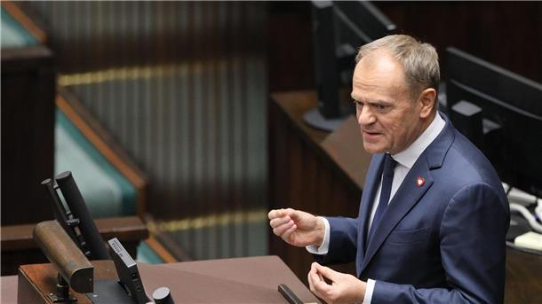 Am Dienstagabend hatten die Abgeordneten Tusks Regierung das Vertrauen ausgesprochen.