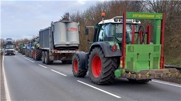 Trecker-Konvoi in der Wesermarsch, Agrardiesel