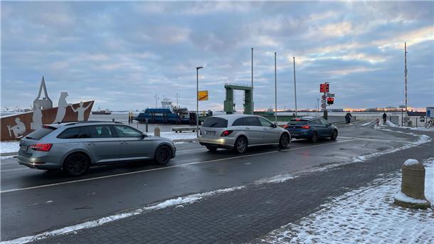Bauernproteste: Heute Morgen wird der Hafen in Bremerhaven blockiert Am Fähranleger in Blexen ist aktuell alles ruhig. Es gibt keinen Stau.