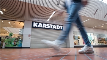 Am Freitag blieb Bremerhavens Karstadt-Filiale zu. In einer Betriebsversammlung wurden die Beschäftigten über die bevorstehende Schließung informiert, die danach die Arbeit nicht wieder aufnahmen.