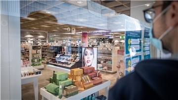 Am Freitag blieb Bremerhavens Karstadt-Filiale zu. In einer Betriebsversammlung wurden die Beschäftigten über die bevorstehende Schließung informiert, die danach die Arbeit nicht wieder aufnahmen.