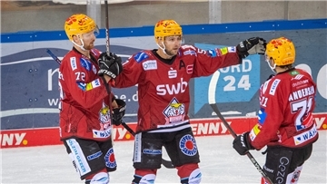 Jubelnde Spieler der Fischtown Pinguins