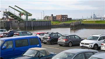 Am Geestevorhafen soll der Hochwasserschutz optimiert werden.