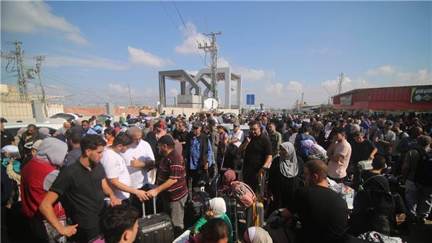 Israel will Hilfslieferungen aus Ägypten „nicht behindern“ Am Grenzübergang Rafah im südlichen Gazastreifen.