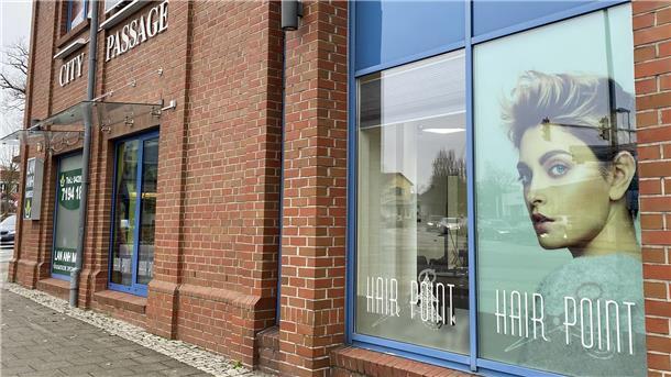 Am "Hairpoint" in Zeven sind die Frisuren auf den Punkt genau geschnitten.