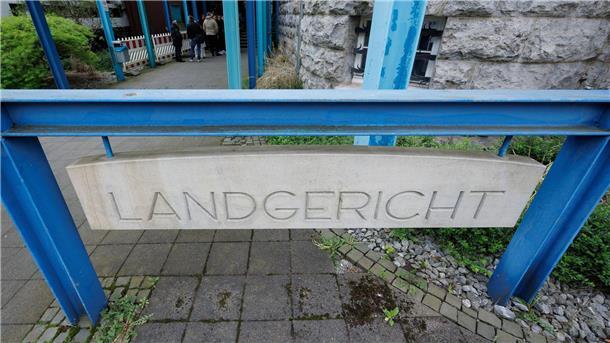 Baby nach der Geburt getötet - Eltern schweigen Am Landgericht in Bielefeld beginnt der Mordprozess um den Tod eines Neugeborenen.