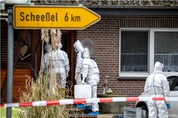 Am Landgericht Verden wird am Montag der Prozess um den Vierfach-Mord im Landkreis Rotenburg fortgesetzt.