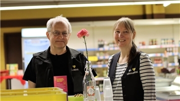 Am Silvestertag öffnen Heiko und Ingret Poppe ihren kleinen Supermarkt in Breddorf ein letztes Mal. Danach ist Schluss. Das Kaufmanns-Ehepaar hört nach fast 28 Jahren auf.
