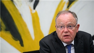 Am Sonntag ist Landtagswahl in Niedersachsen. Die Partei des Ministerpräsidenten Stephan Weil (SPD) liegt derzeit in Umfragen vorn.