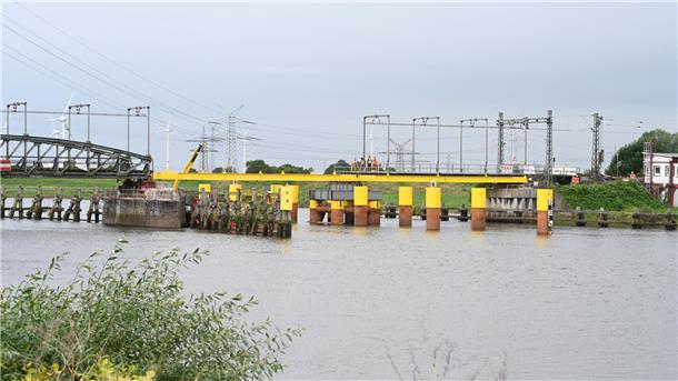 Bahnbrücke über die Hunte bei Elsfleth