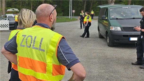 Große Kontrolle in Hechthausen zeigt: Viele fahren berauscht An der B 73 in Hechthausen fand am 2. Mai eine groß angelegte Verkehrskontrolle statt.