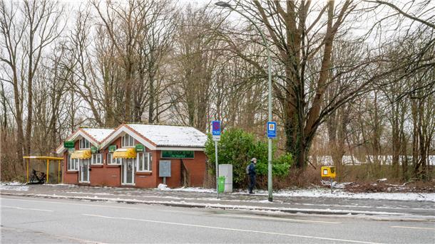 Warum der geplante Bau der Specht-Krippe am Jägerhof jetzt an Fledermäusen hängt An der Ecke Wurster Straße/Gaußstraße soll die Kita entstehen. Der alte Kiosk wird dafür abgerissen.