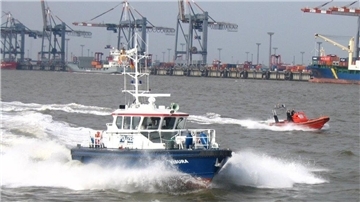 Frachter fuhr wochenlang ohne Abgasreinigung durch Nord- und Ostsee An der Stromkaje in Bremerhaven stellte die Wasserschutzpolizei bei einem Containerschiff einen Verstoß gegen die Abgasvorschriften fest.