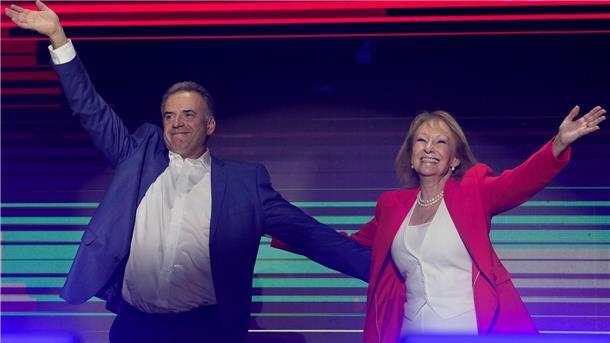 Linkskandidat Orsi zum neuen Präsident von Uruguay gewählt An Orsis Seite steht die frühere Bürgermeisterin der Hauptstadt Montevideo, Carolina Cosse, als Vizepräsidentin.